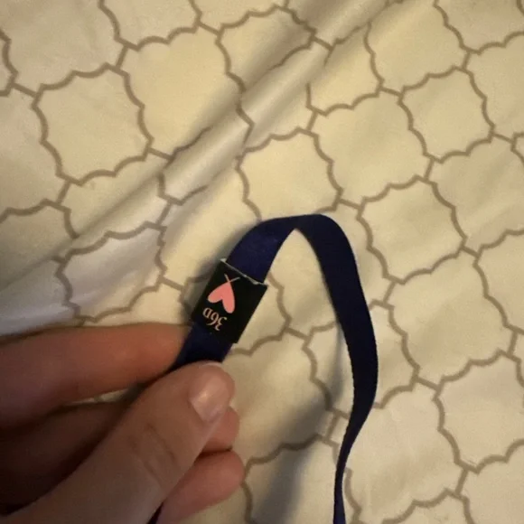 Victorias Secret Push-up Bra 36D NWT - Picture 2 of 4